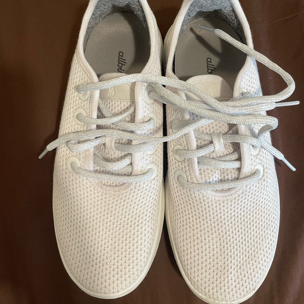 Allbirds. Women’s size 8. Tree Runners. White.